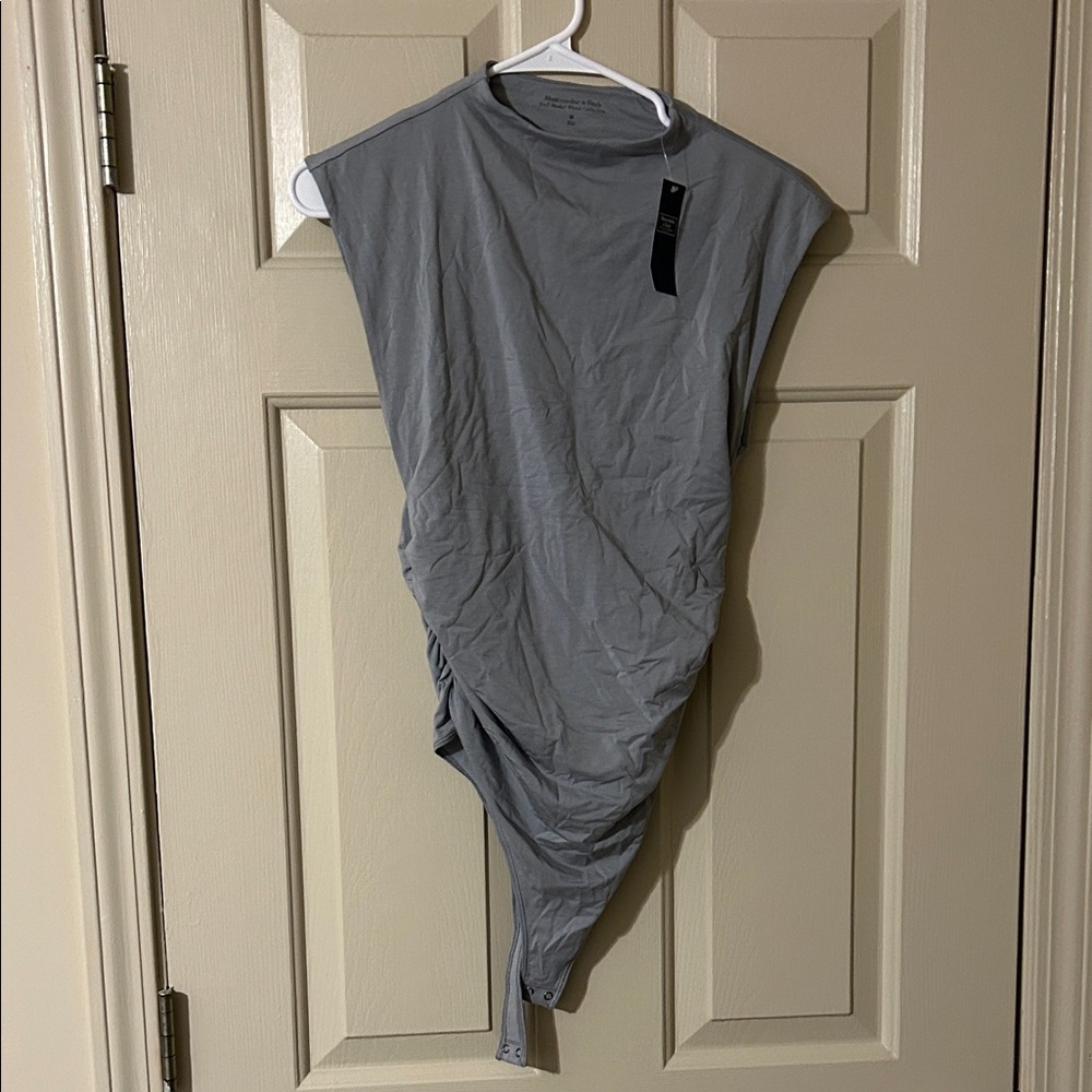 Abercrombie Gray Sleeveless Drape Bodysuit